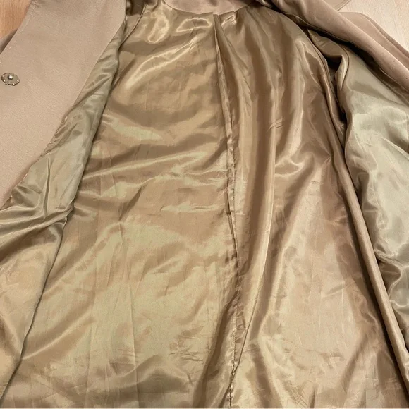 Classic Women's Tan Trench Coat - Picture 10 of 11